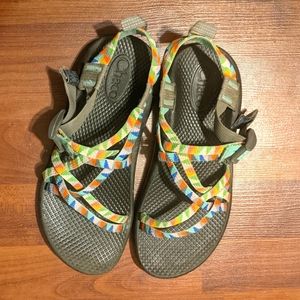 Chacos kids size 5/women's size 7